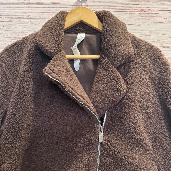 Lululemon Textured Fleece Collared Jacket in Espresso Sz 2 - Picture 6 of 16